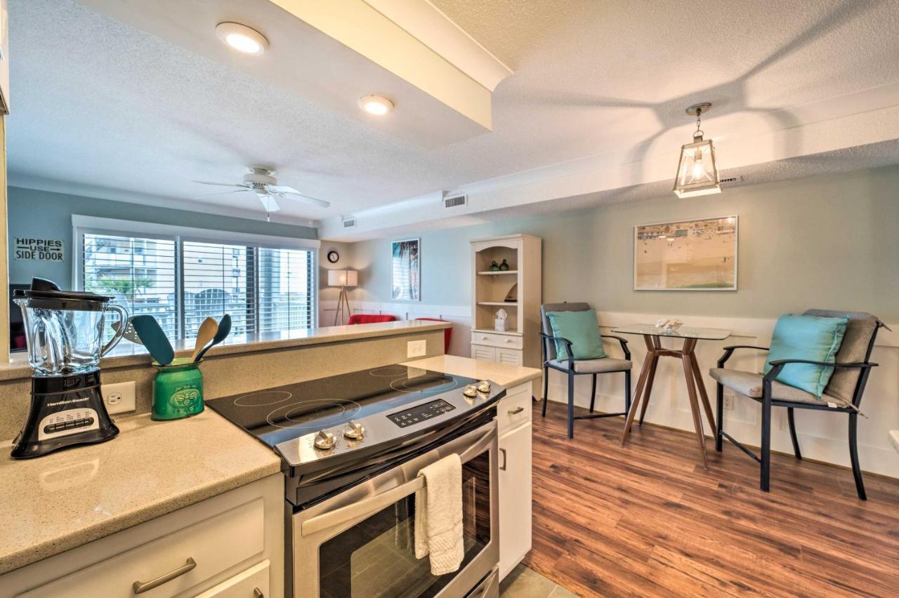 Bright Carolina Beach Condo - Walk To Shore! Exteriör bild